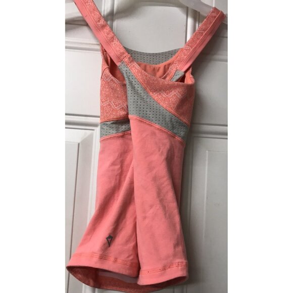 Girls IVIVVA workout tank top, size 6 crisscross Racerback, activewear support - Picture 2 of 3